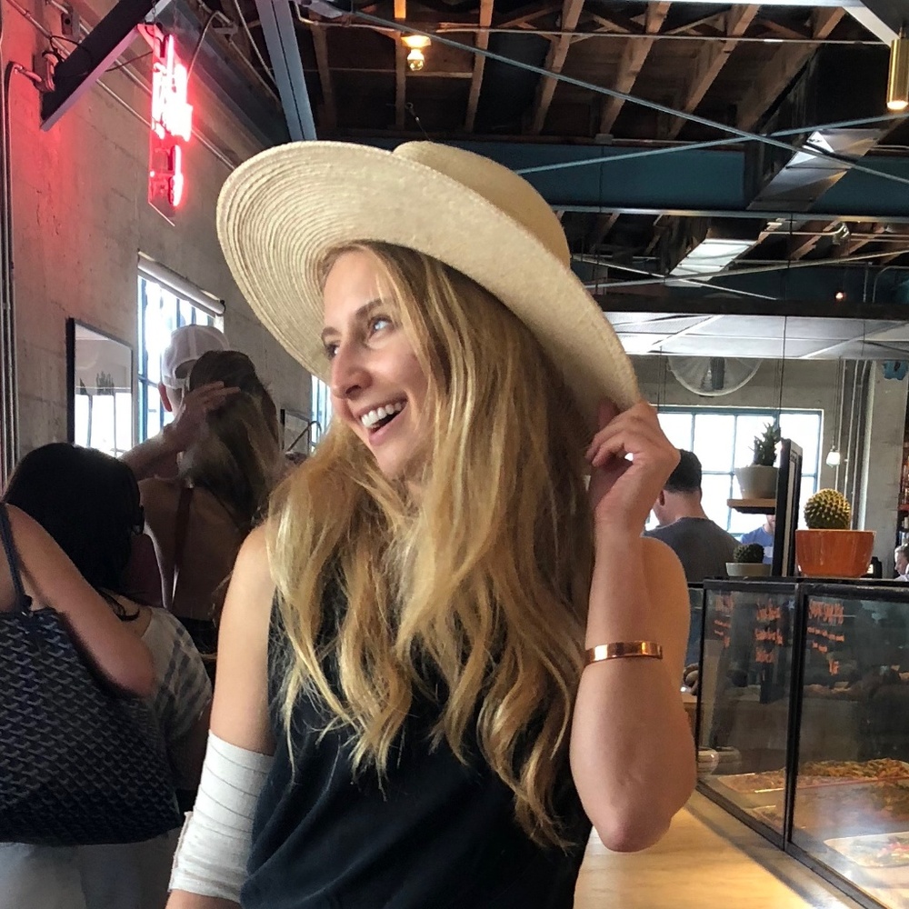 Meet your Posher, Corinne